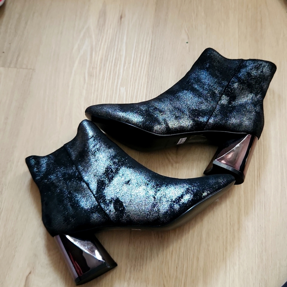 Kendall & Kylie Hadlee Booties